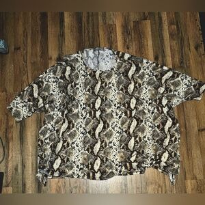 Pixi + Ivy Animal Print Top Size M/L